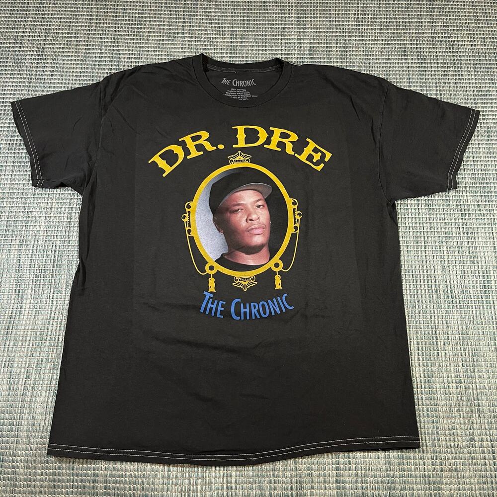 Dr. Dre Men's The Chronic Album Cover Graphic‎ Tee T-Shirt in Black Vintage Wash